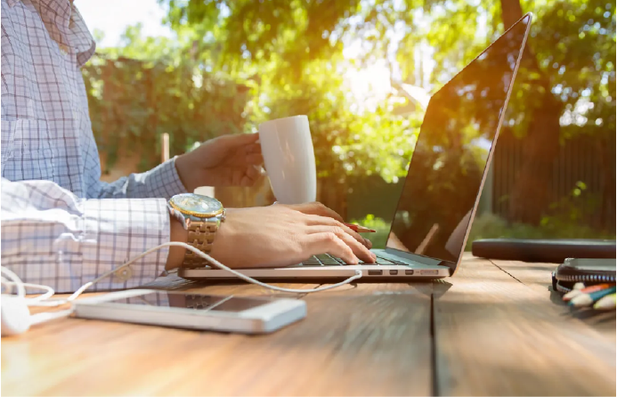 Intiation à l’«exotravail», et expérimentation sur le terrain d’une nouvelle façon de travailler